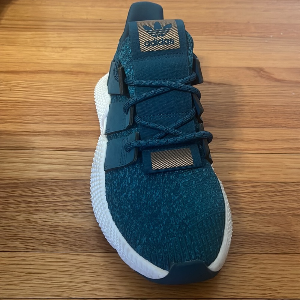 Adidas - Picture 2 of 4